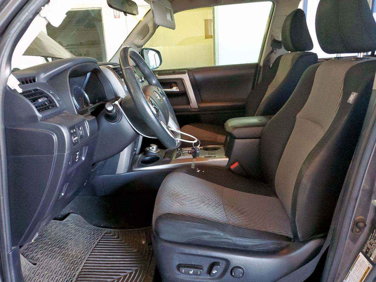 2015 Toyota 4Runner Sr5/Sr5 Premium VIN: JTEBU5JR1F5214610 Lot: 81432945