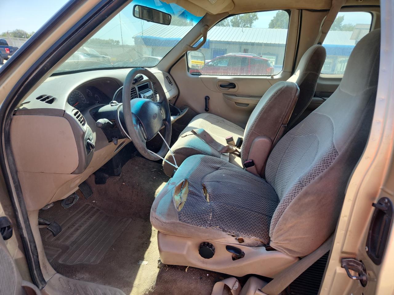 1999 Ford F150 VIN: 2FTZX1727XCA38909 Lot: 84023935