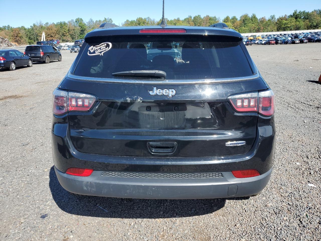2018 Jeep Compass Latitude VIN: 3C4NJCBB1JT271947 Lot: 70403345