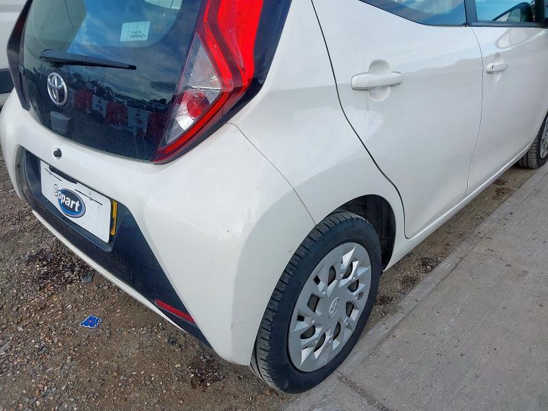 2020 TOYOTA AYGO X-PLAY VVT-I CVT 