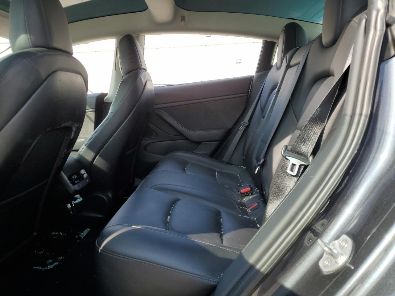 2018 Tesla Model 3 VIN: 5YJ3E1EB6JF185205 Lot: 70838255