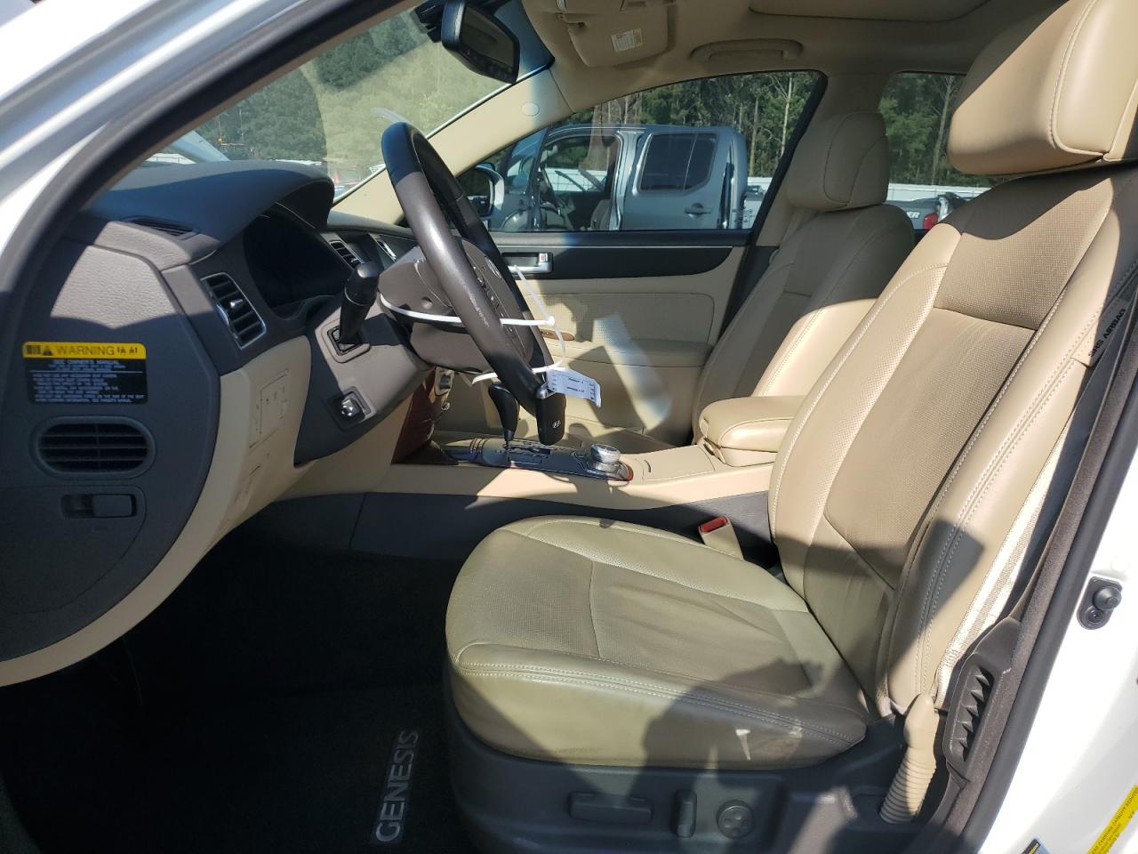 2013 Hyundai Genesis 3.8L VIN: KMHGC4DD1DU231820 Lot: 72090865
