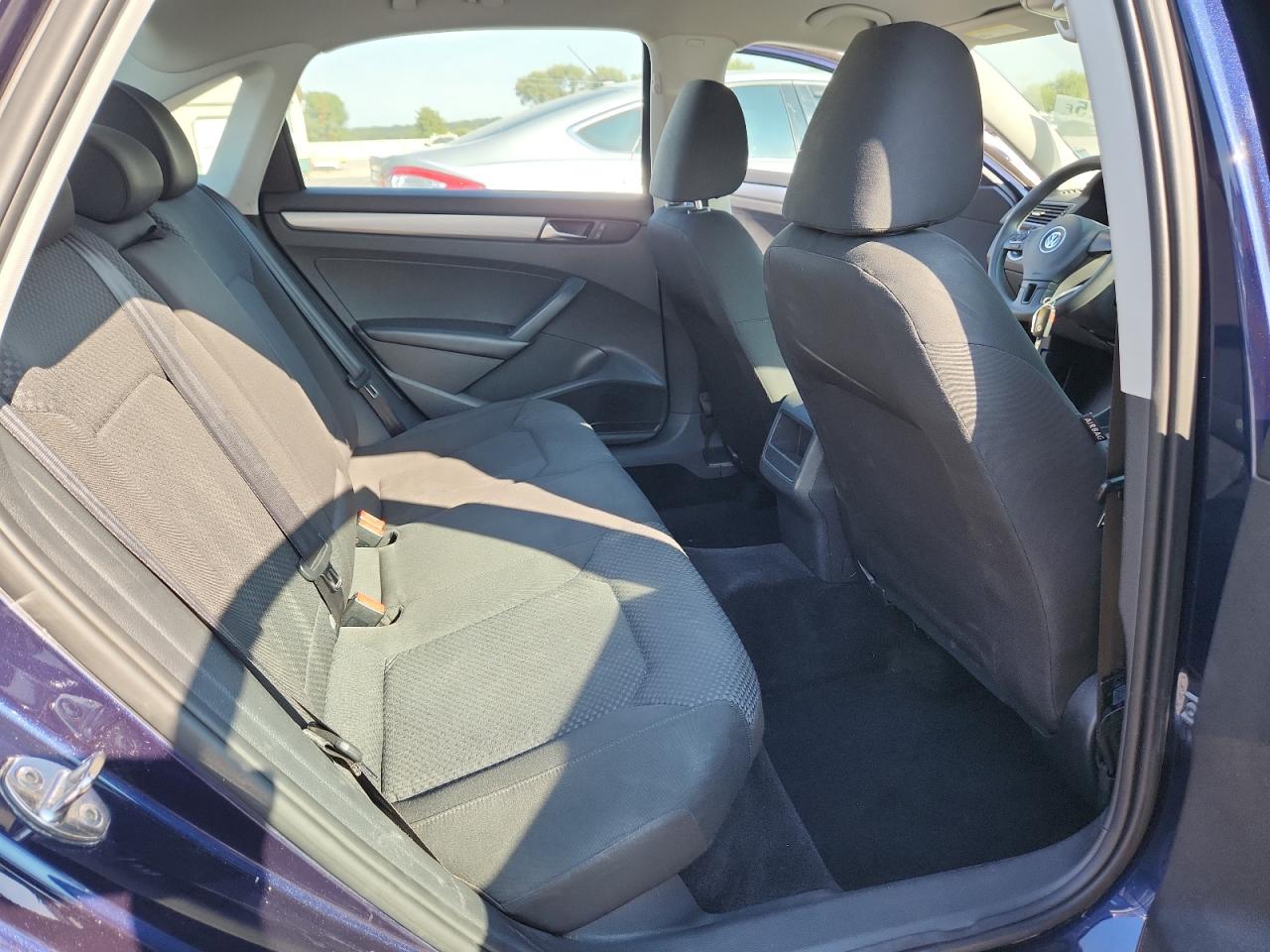 2015 Volkswagen Passat S VIN: 1VWAT7A30FC023540 Lot: 80643925