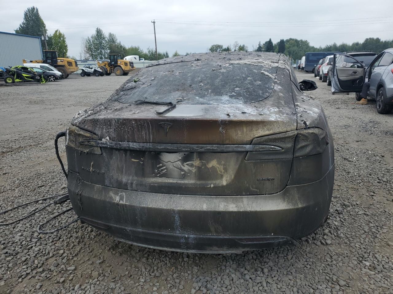 2015 Tesla Model S 85D VIN: 5YJSA4H27FF085786 Lot: 71270645