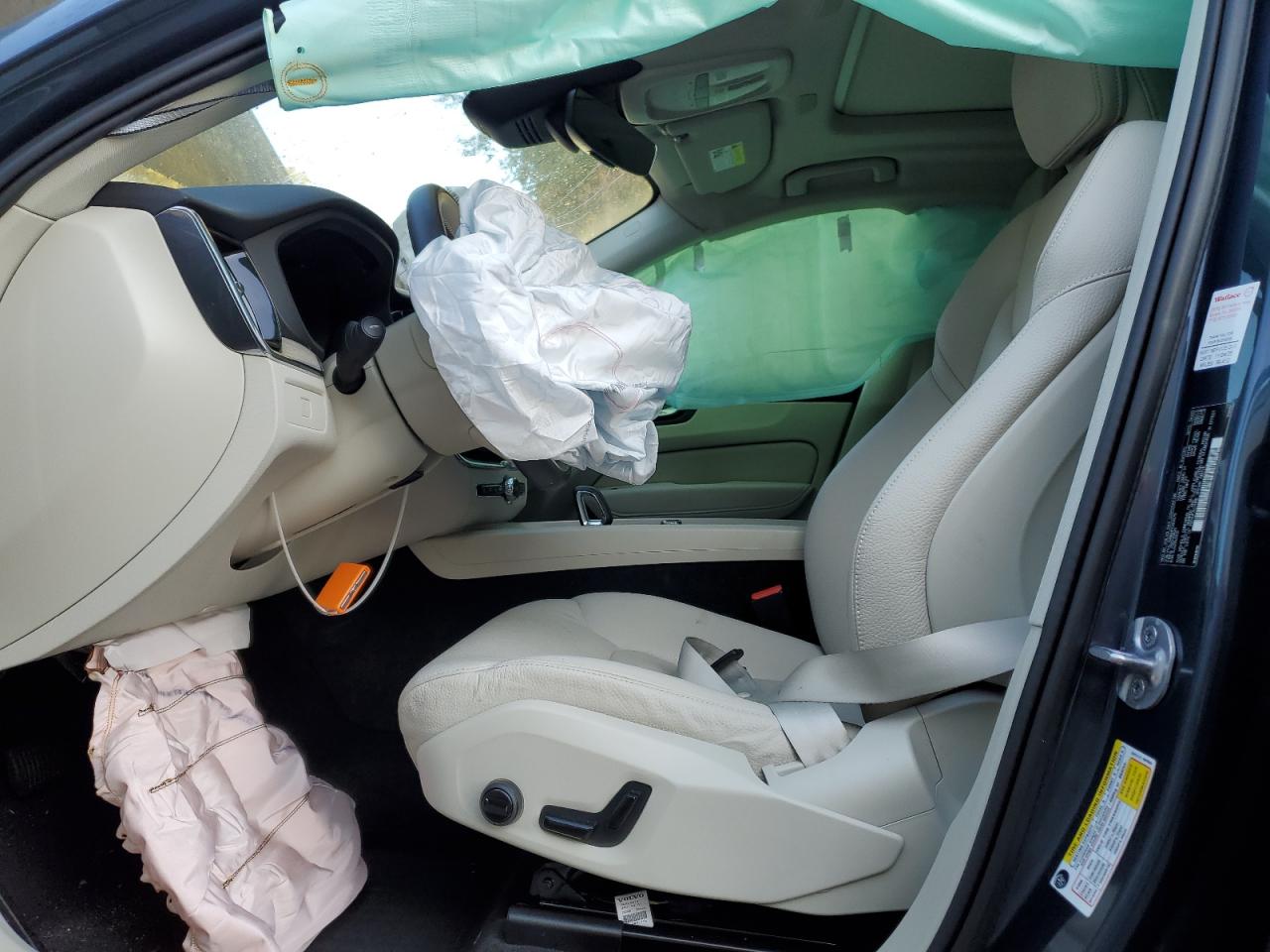 2023 Volvo Xc60 Plus VIN: YV4L12RN4P1383575 Lot: 81125885