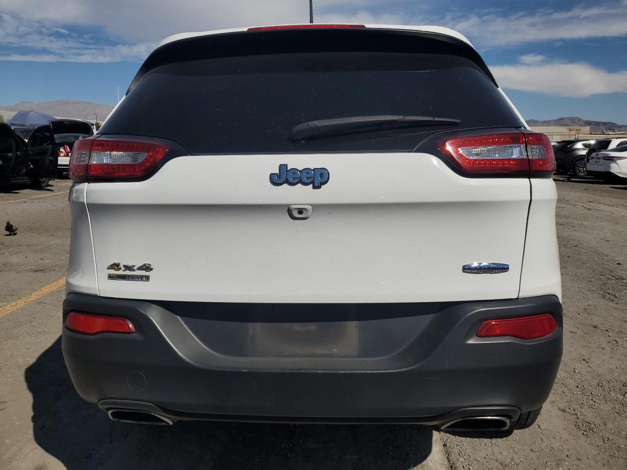 2018 Jeep Cherokee Latitude Plus VIN: 1C4PJMLX3JD527505 Lot: 81620915