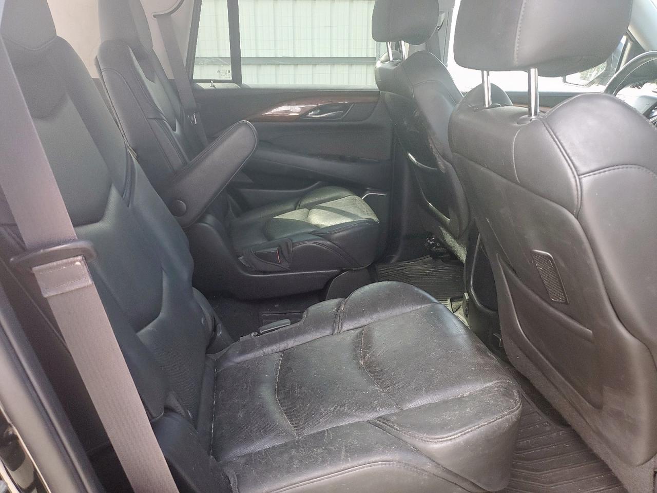 2015 Cadillac Escalade Luxury VIN: 1GYS4MKJ4FR568633 Lot: 83958655