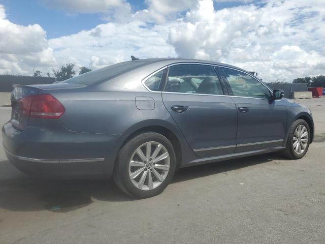 Sedans VOLKSWAGEN PASSAT 2013 Szary