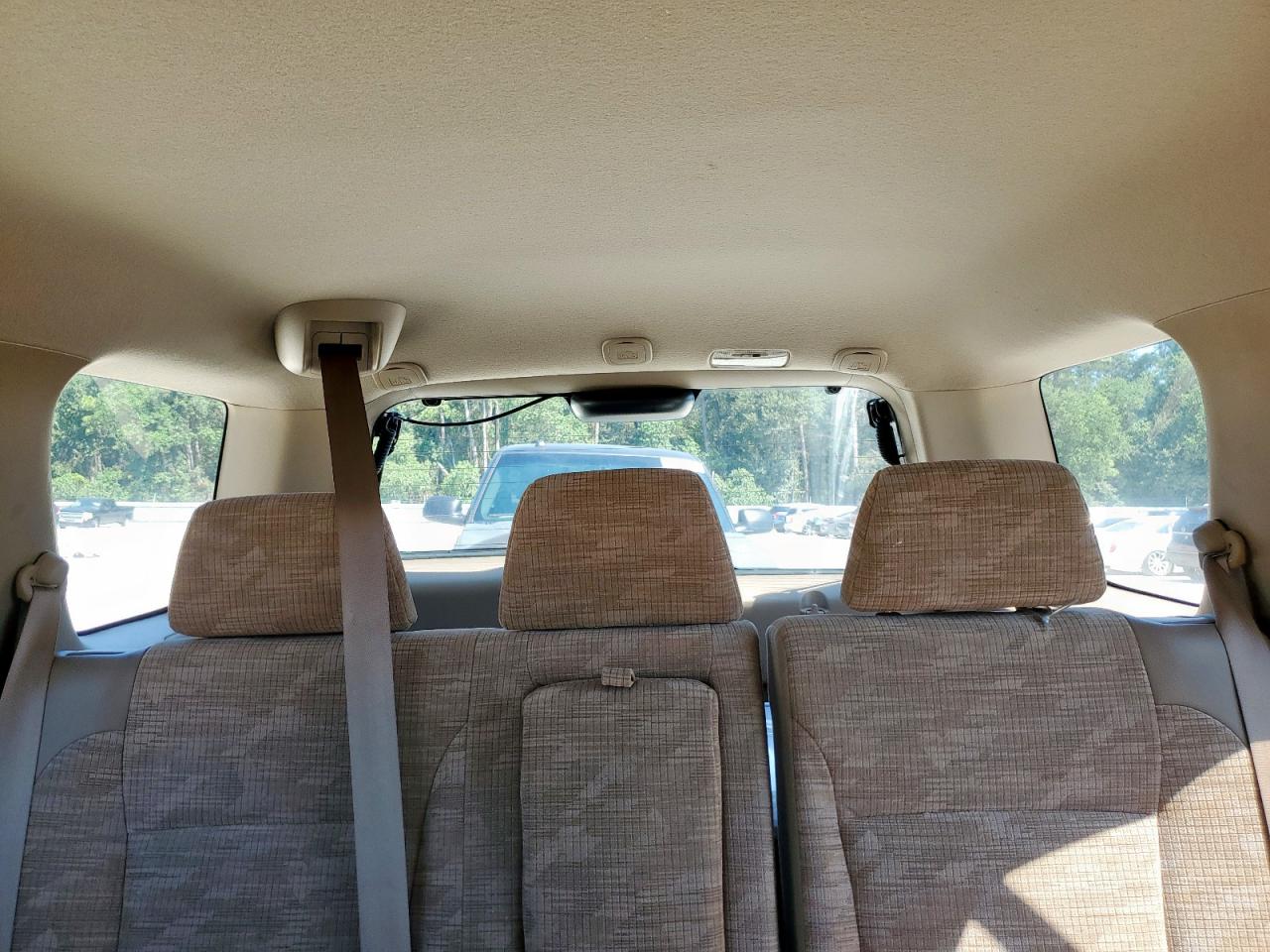 2004 Honda Cr-V Lx VIN: JHLRD68404C007933 Lot: 71531085