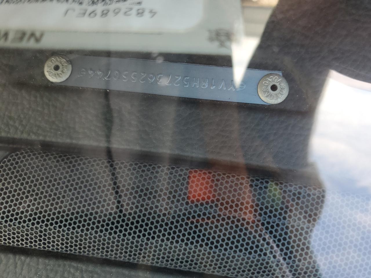 2006 Volvo S60 R VIN: YV1RH527362550744 Lot: 80820915