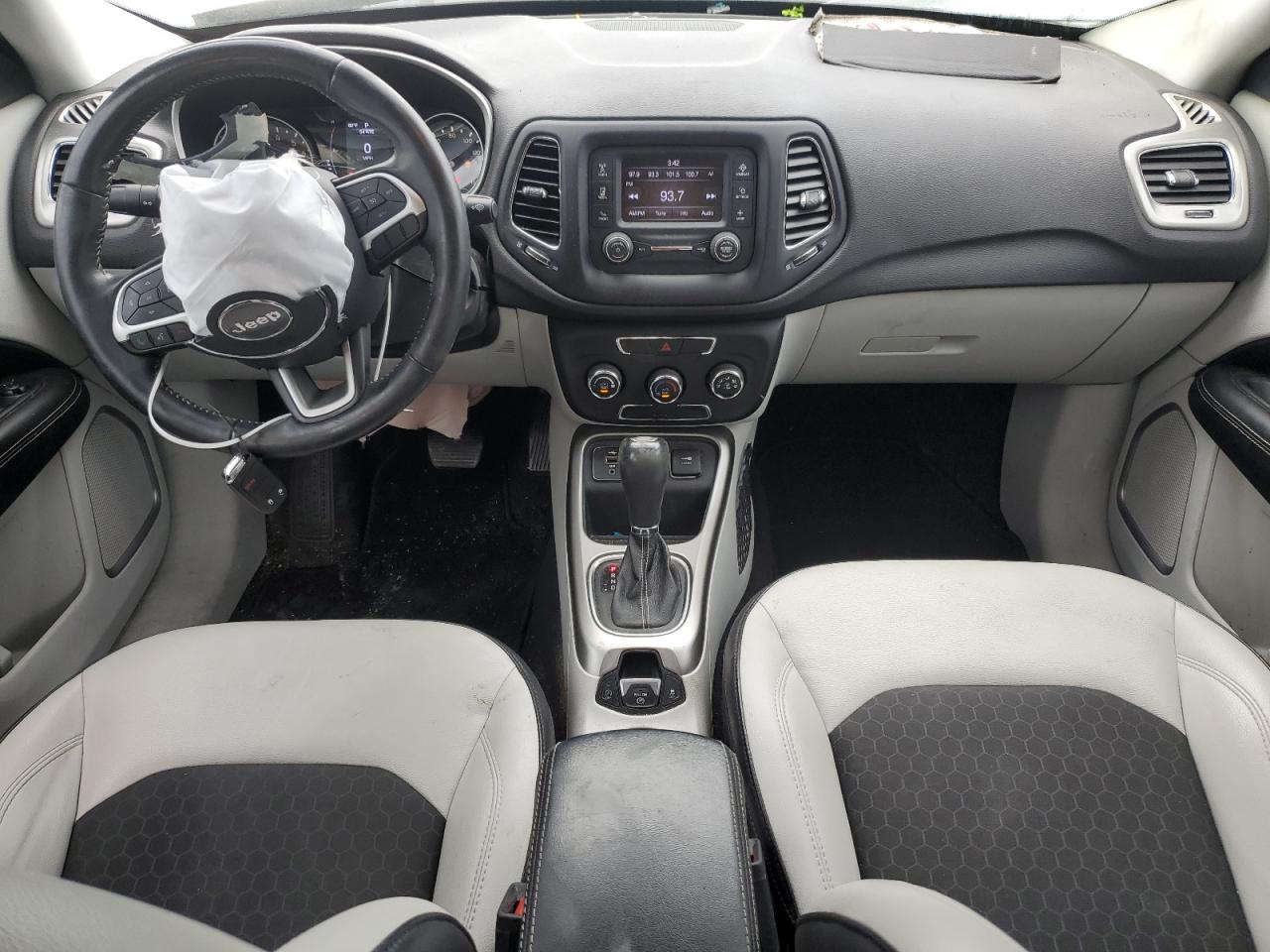 2018 Jeep Compass Latitude VIN: 3C4NJCBB5JT469477 Lot: 84554585