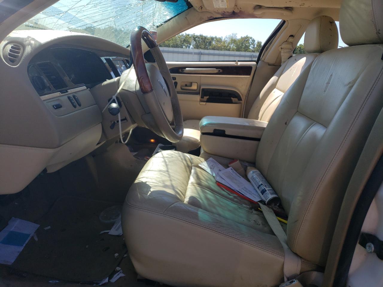 2008 Lincoln Town Car Signature Limited VIN: 2LNHM82W98X650008 Lot: 84204015