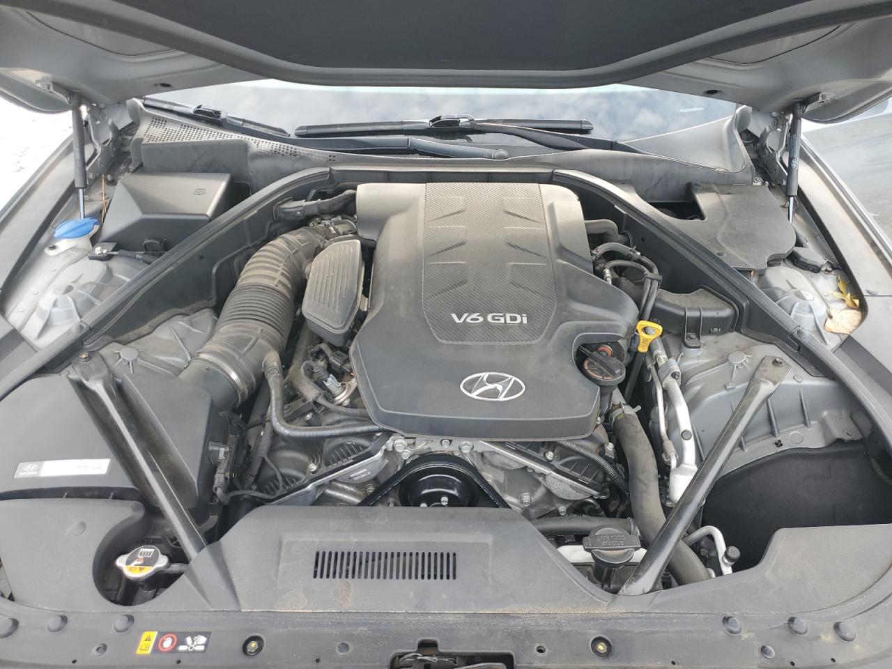 2015 Hyundai Genesis 3.8L VIN: KMHGN4JE7FU093808 Lot: 81867435