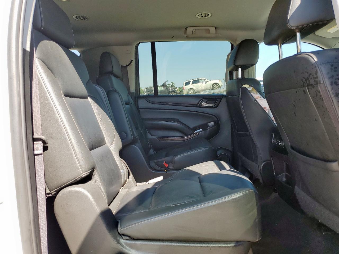 2017 Chevrolet Suburban C1500 Lt VIN: 1GNSCHKC1HR375772 Lot: 71310465