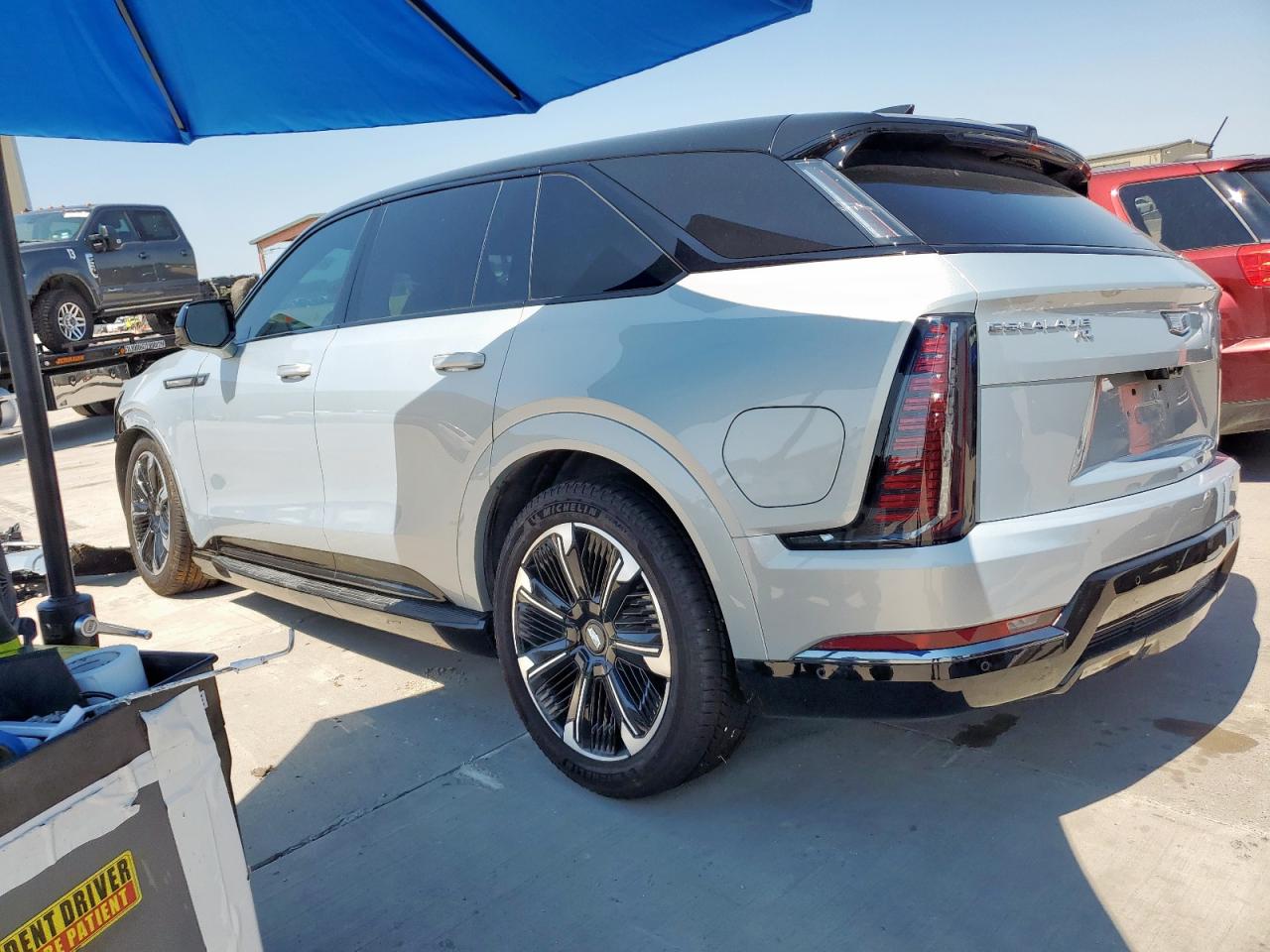 2025 Cadillac Escalade Iq Sport-1 silver null electric 1GYTEEKL3SU101378 photo #3