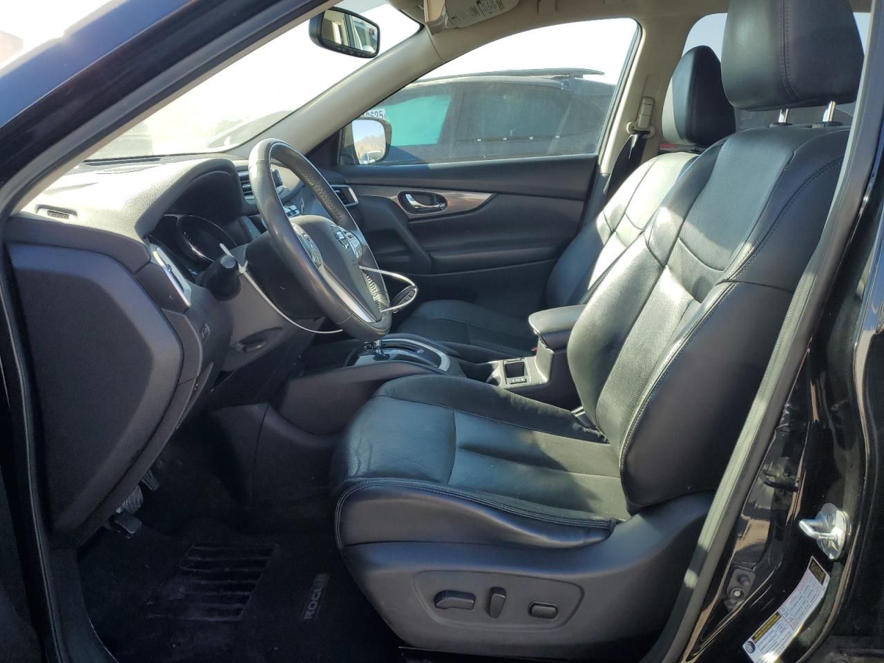 2015 Nissan Rogue S VIN: 5N1AT2MVXFC820568 Lot: 81725445