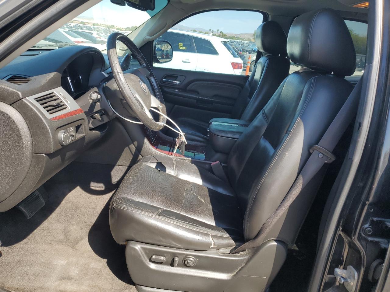 2008 Cadillac Escalade Luxury VIN: 1GYEC63888R205326 Lot: 70680725