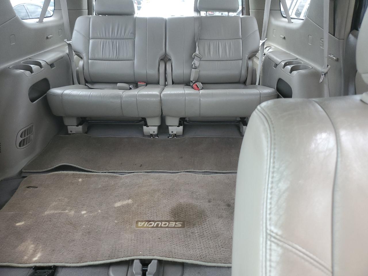 2005 Toyota Sequoia Limited VIN: 5TDZT38A85S256078 Lot: 84743695