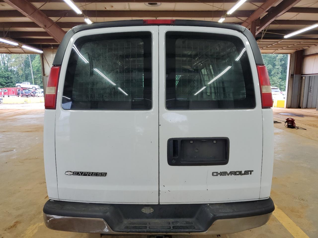 2006 Chevrolet Express G3500 VIN: 1GCHG35U861269412 Lot: 81412445