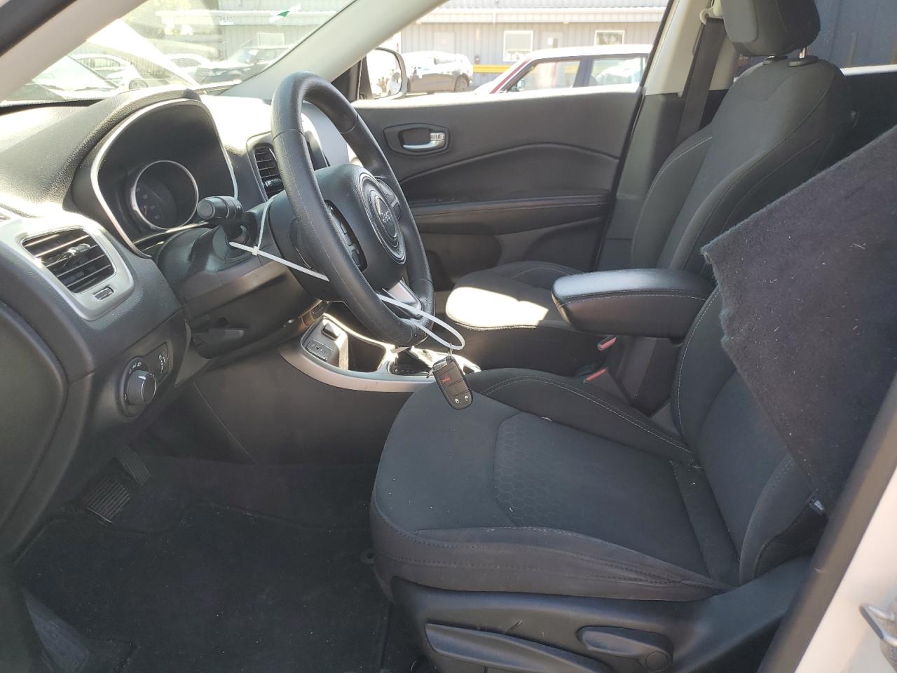 2019 Jeep Compass Sport VIN: 3C4NJCAB0KT727164 Lot: 81289585