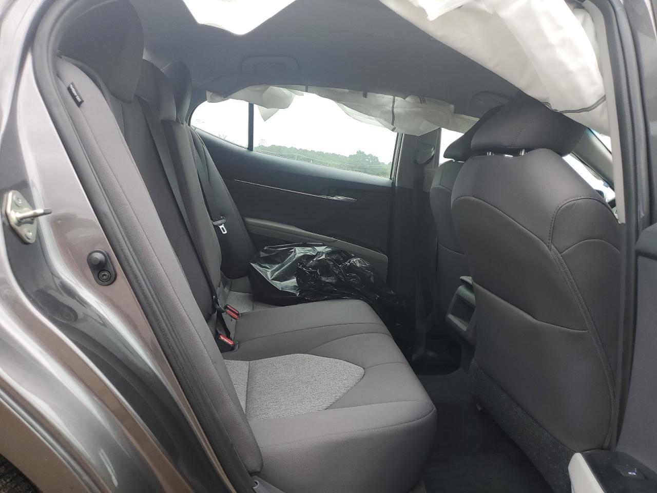 2019 Toyota Camry L VIN: 4T1B11HK7KU832444 Lot: 83826475