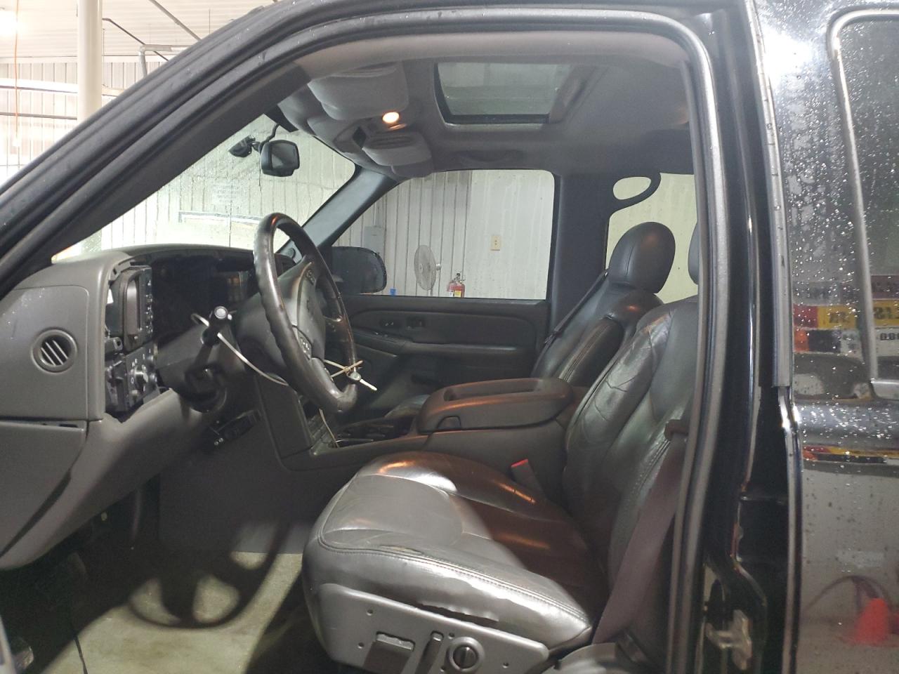 2006 Chevrolet Silverado K2500 Heavy Duty VIN: 1GCHK23U16F175953 Lot: 83951755