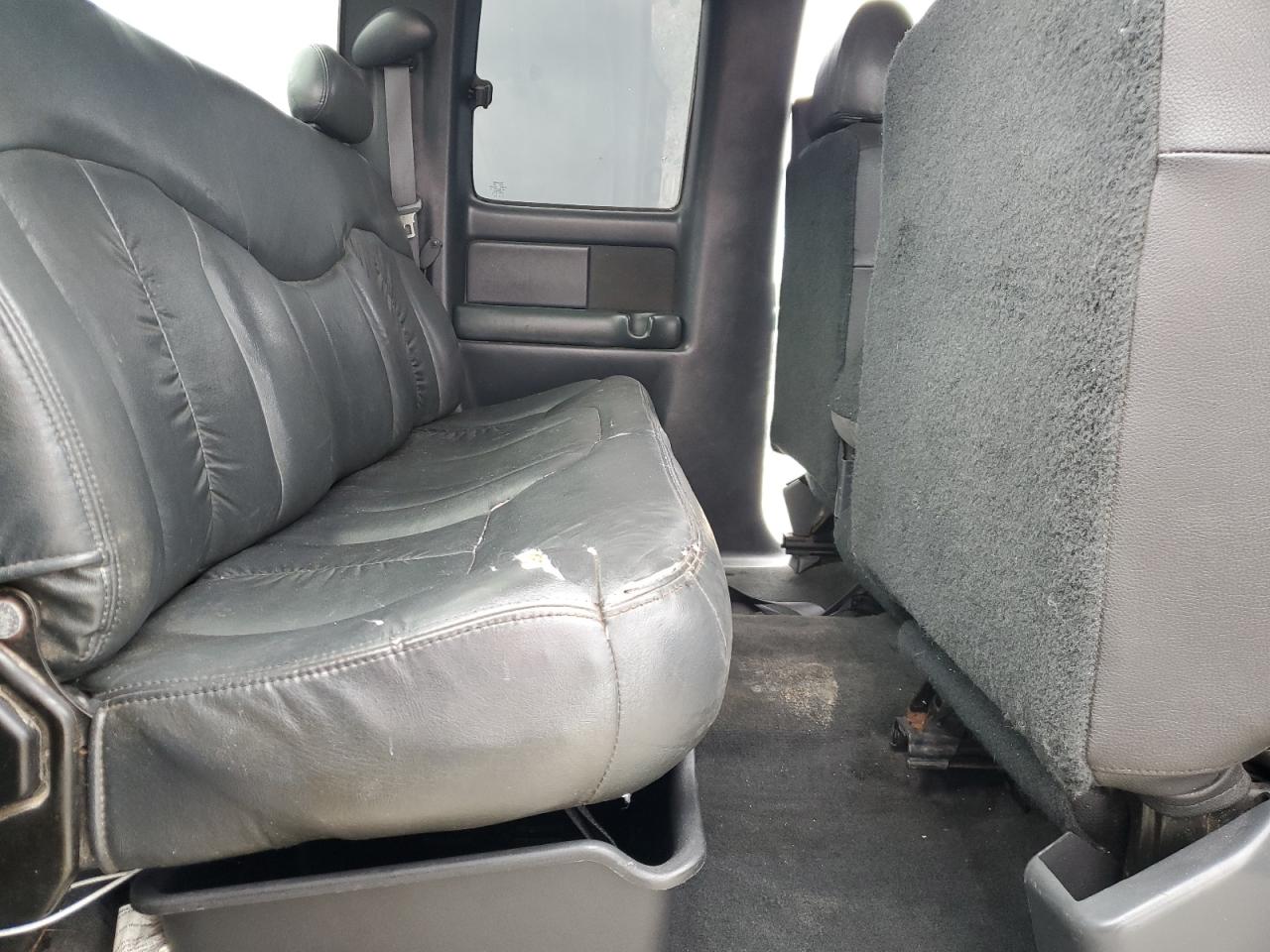 1999 Chevrolet Silverado C1500 VIN: 1GCEC19T1XZ141164 Lot: 84831185