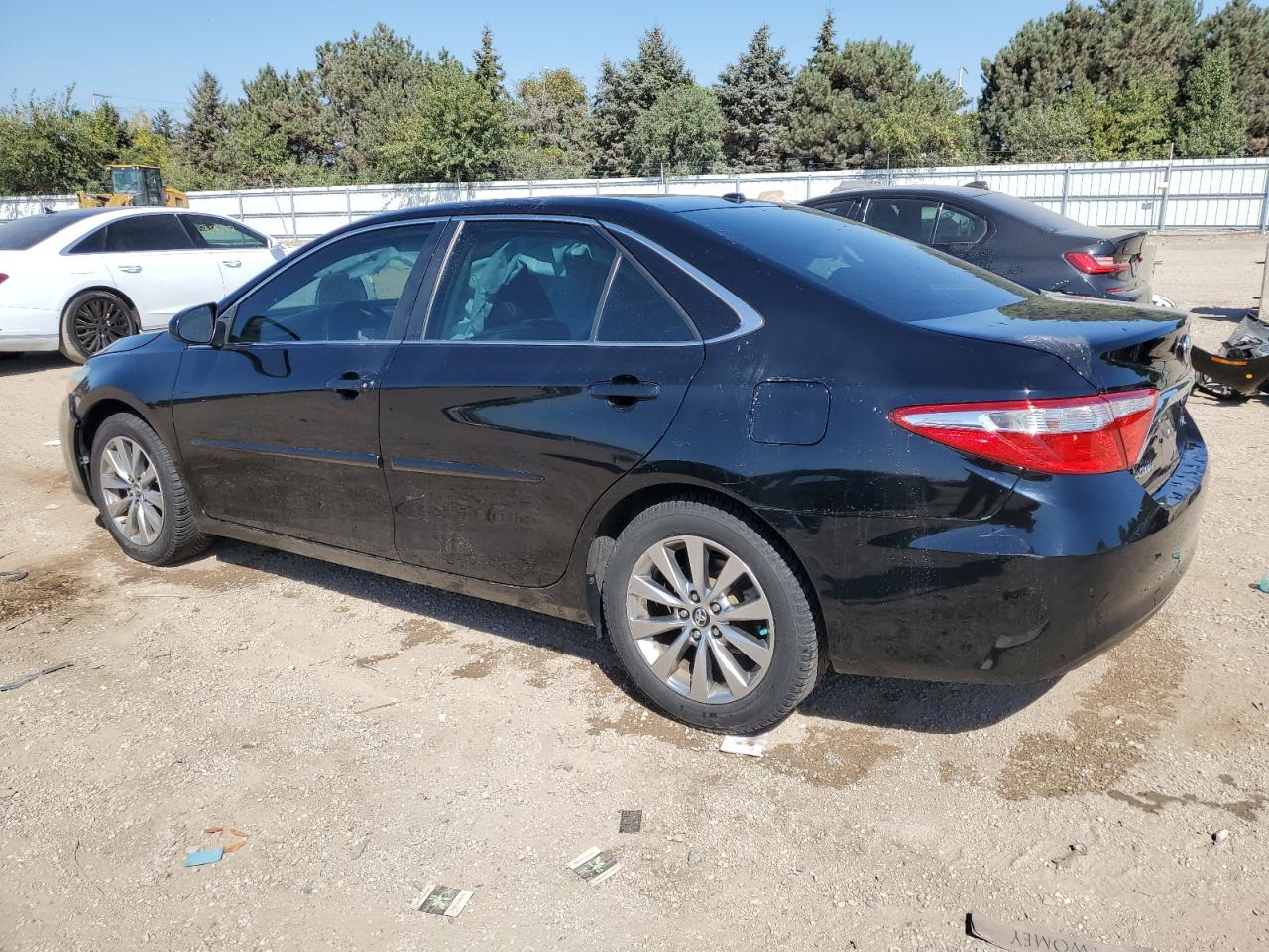 2016 Toyota Camry Le 4T1BF1FK6GU588698 photo #3