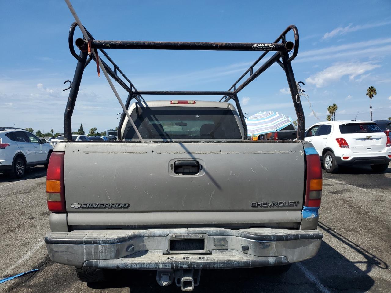 2002 Chevrolet Silverado C1500 Heavy Duty VIN: 1GCGC13U02F236965 Lot: 81321475
