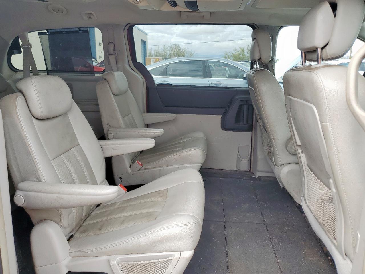 2010 Chrysler Town & Country Touring Plus VIN: 2A4RR8DX7AR358376 Lot: 71055945