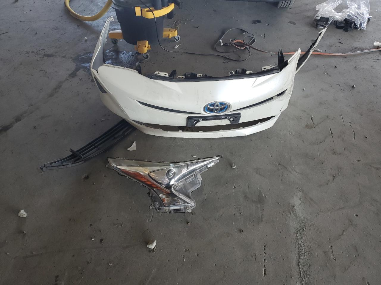 2016 Toyota Prius VIN: JTDKBRFU2G3531100 Lot: 80342245