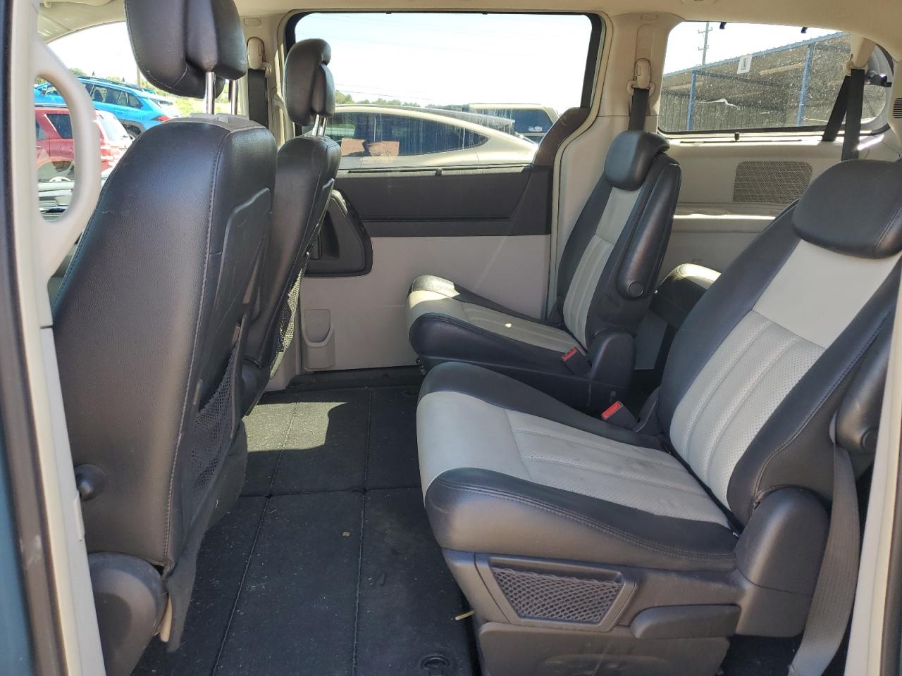 2010 Chrysler Town & Country Touring Plus VIN: 2A4RR8D17AR320626 Lot: 80839975