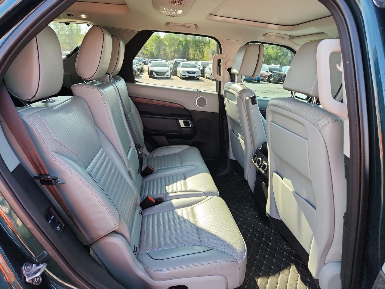 2017 Land Rover Discovery Hse Luxury VIN: SALRHBBV3HA021850 Lot: 71230695