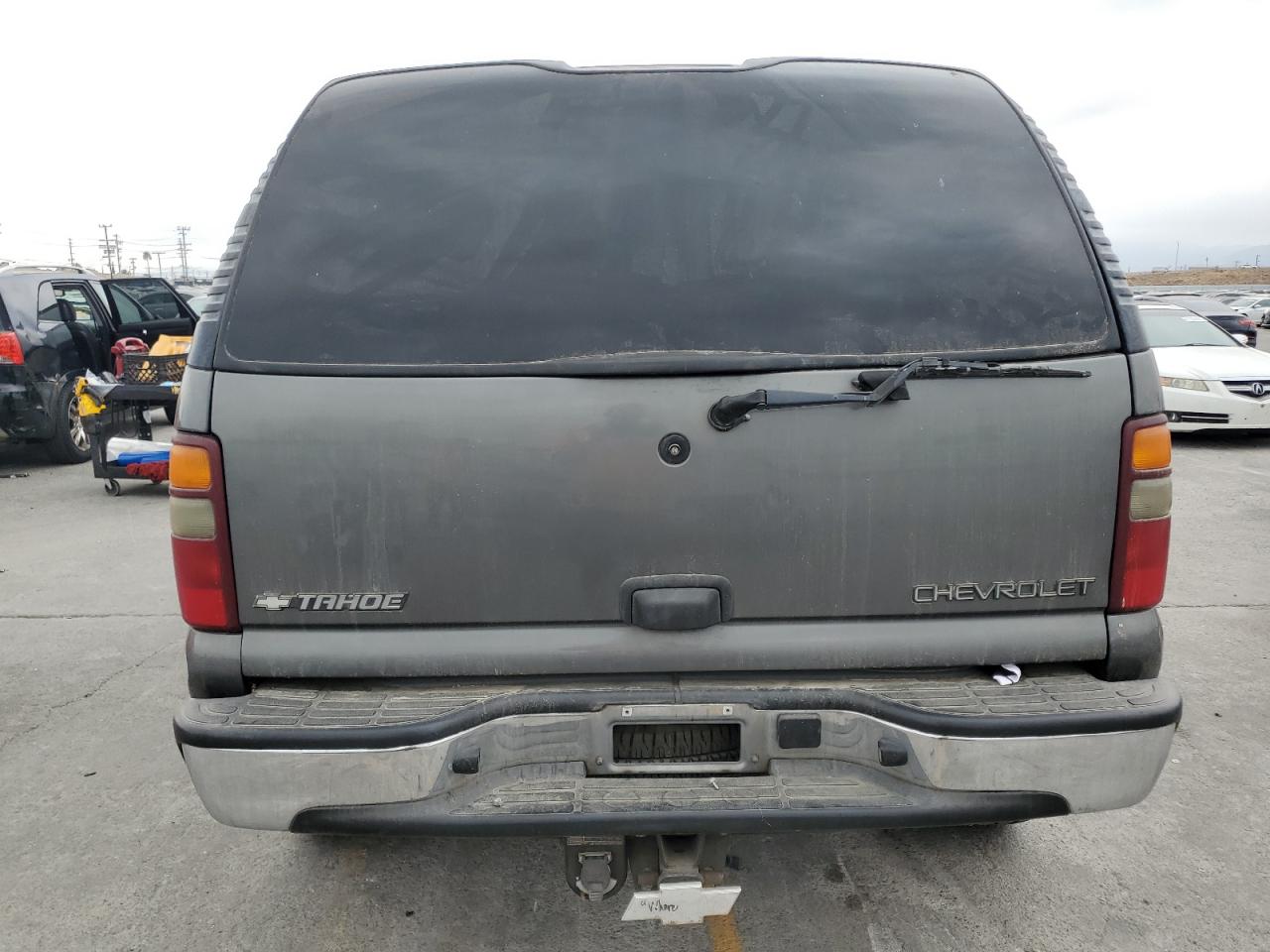 2002 Chevrolet Tahoe C1500 VIN: 1GNEC13VX2R232041 Lot: 81682185