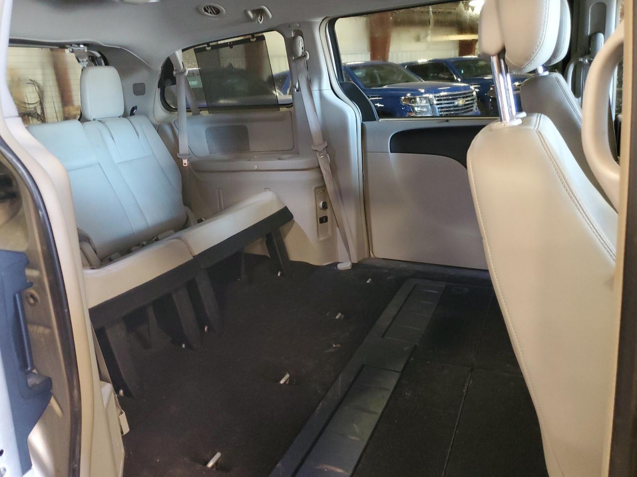 2012 Chrysler Town & Country Touring L VIN: 2C4RC1CG6CR266677 Lot: 70994185