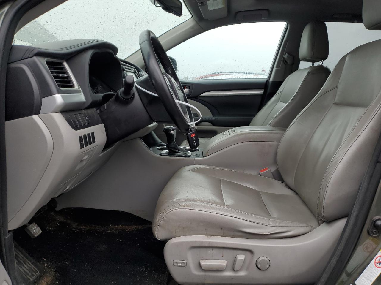 2015 Toyota Highlander Xle VIN: 5TDJKRFH5FS090977 Lot: 81845665