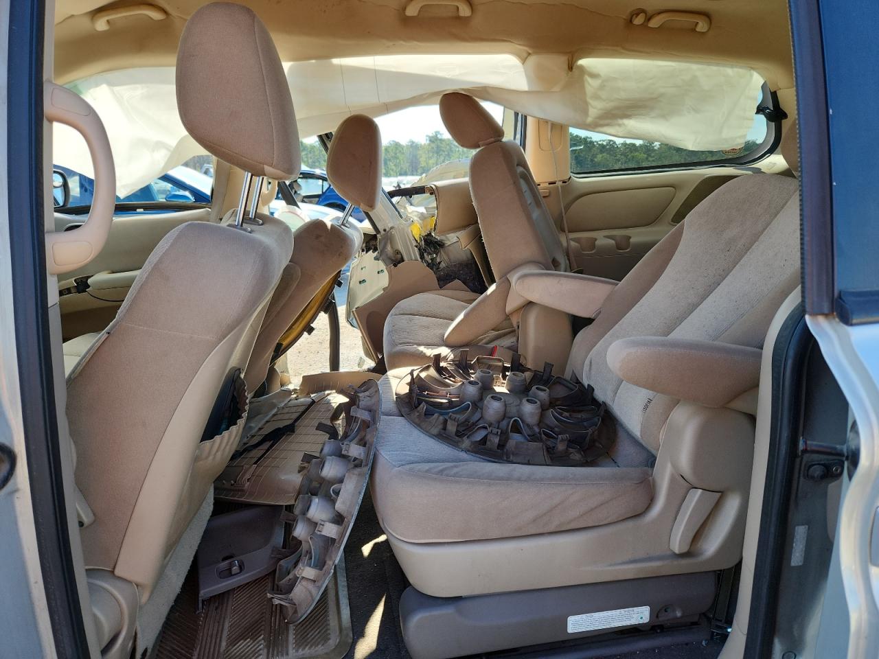 2012 Kia Sedona Lx VIN: KNDMG4C72C6486762 Lot: 80348545