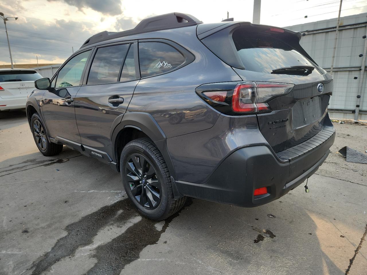 2023 Subaru Outback Onyx Edition charcoal null gas 4S4BTALC2P3209157 photo #3