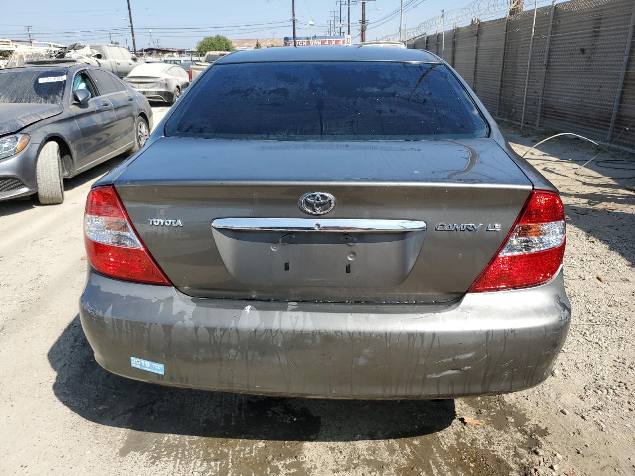 2004 Toyota Camry Le VIN: JTDBE32K140281516 Lot: 71868425
