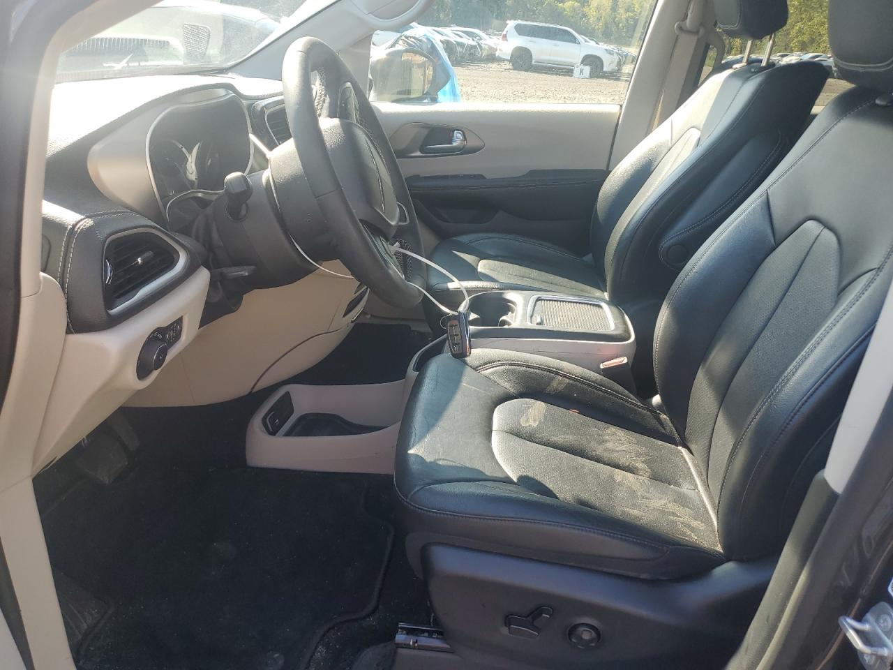 2022 Chrysler Pacifica Hybrid Touring L VIN: 2C4RC1L72NR201957 Lot: 81549395