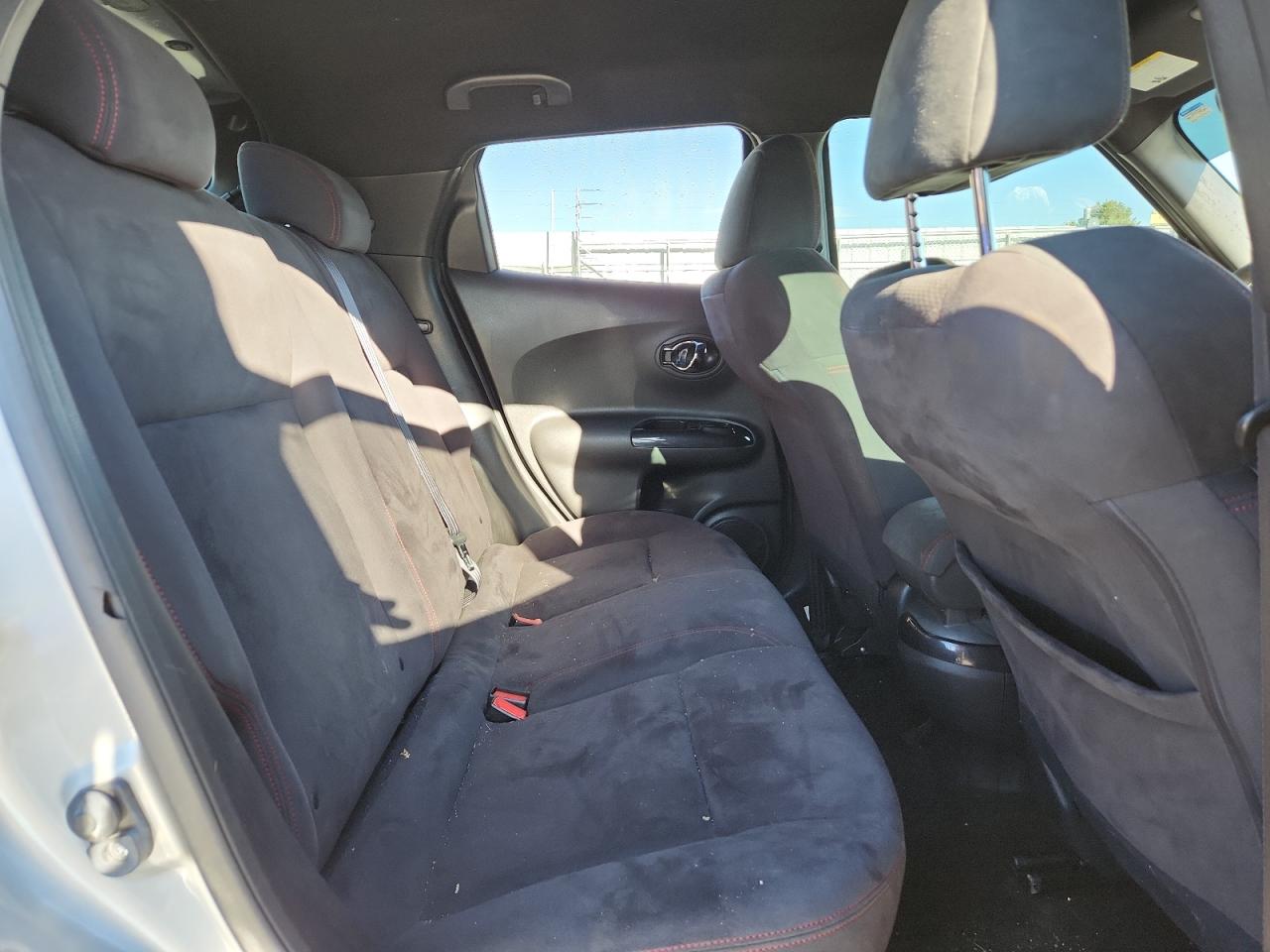 2015 Nissan Juke S VIN: JN8AF5MV6FT552751 Lot: 81020505