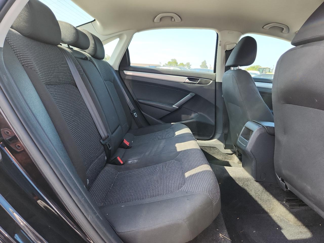 2018 Volkswagen Passat S VIN: 1VWAA7A39JC008372 Lot: 81704105