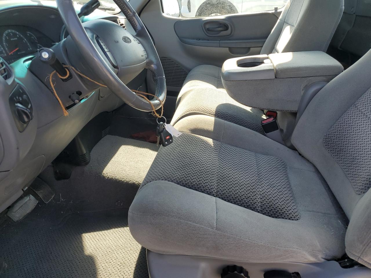 2001 Ford F150 VIN: 2FTRF17W41CB05107 Lot: 81836265