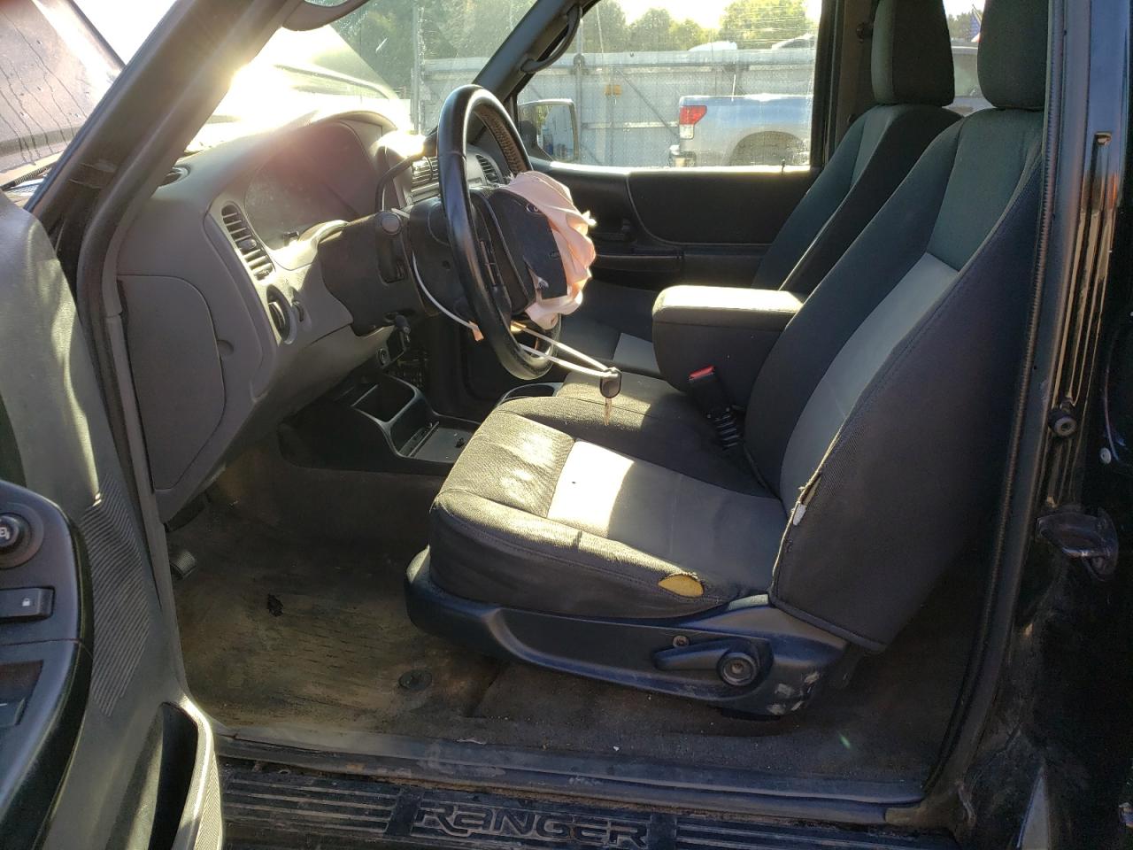 2011 Ford Ranger Super Cab VIN: 1FTLR4FE3BPB12637 Lot: 81116605