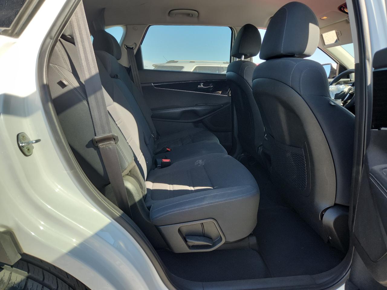 2020 Kia Sorento S VIN: 5XYPG4A5XLG621899 Lot: 80016155