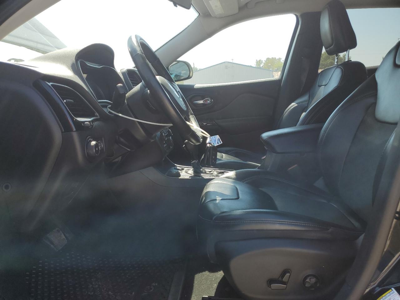 2019 Jeep Cherokee Latitude Plus VIN: 1C4PJMLBXKD394117 Lot: 80135385