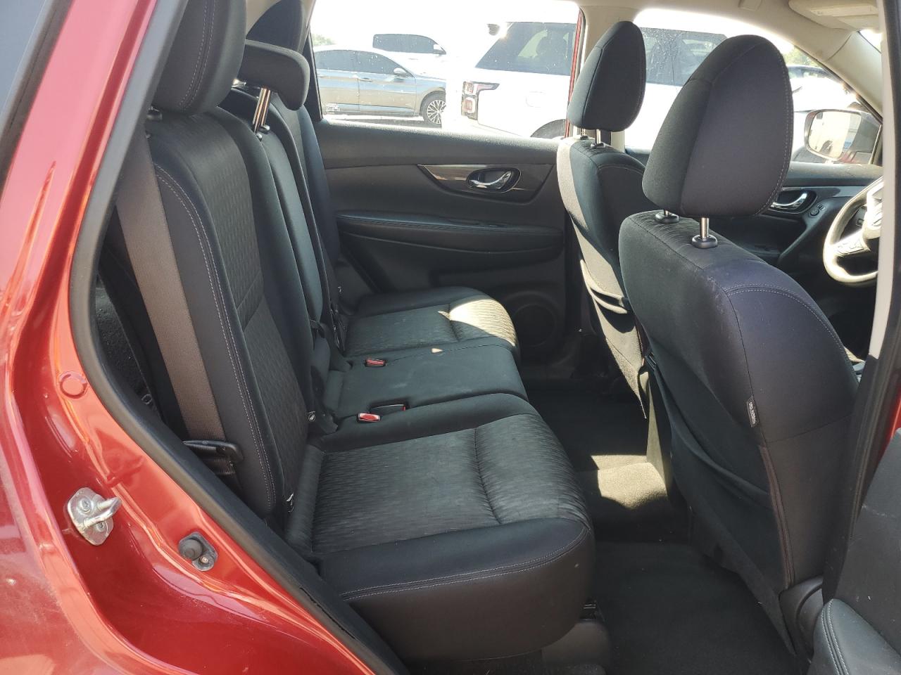 2017 Nissan Rogue S VIN: JN8AT2MT0HW405297 Lot: 81042525