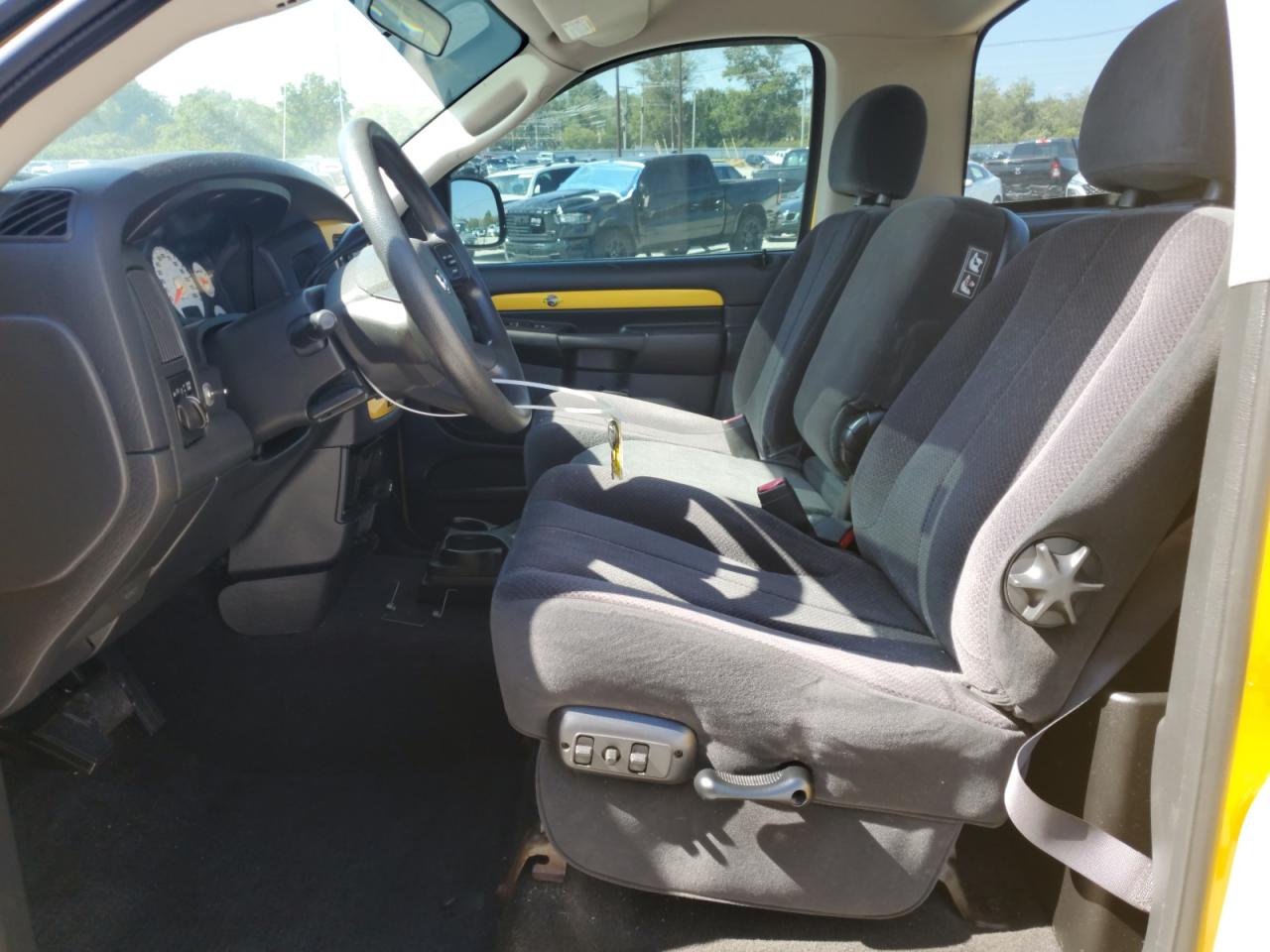 2004 Dodge Ram 1500 St VIN: 1D7HA16D44J258916 Lot: 84629395