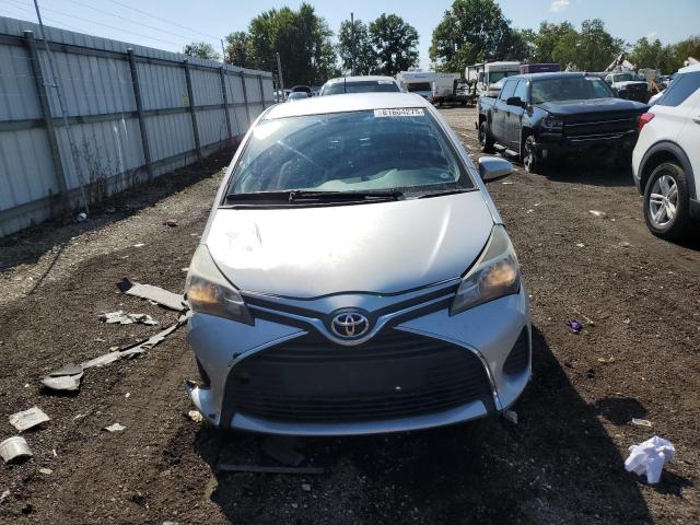 Hatchbacks TOYOTA YARIS 2015 Srebrny