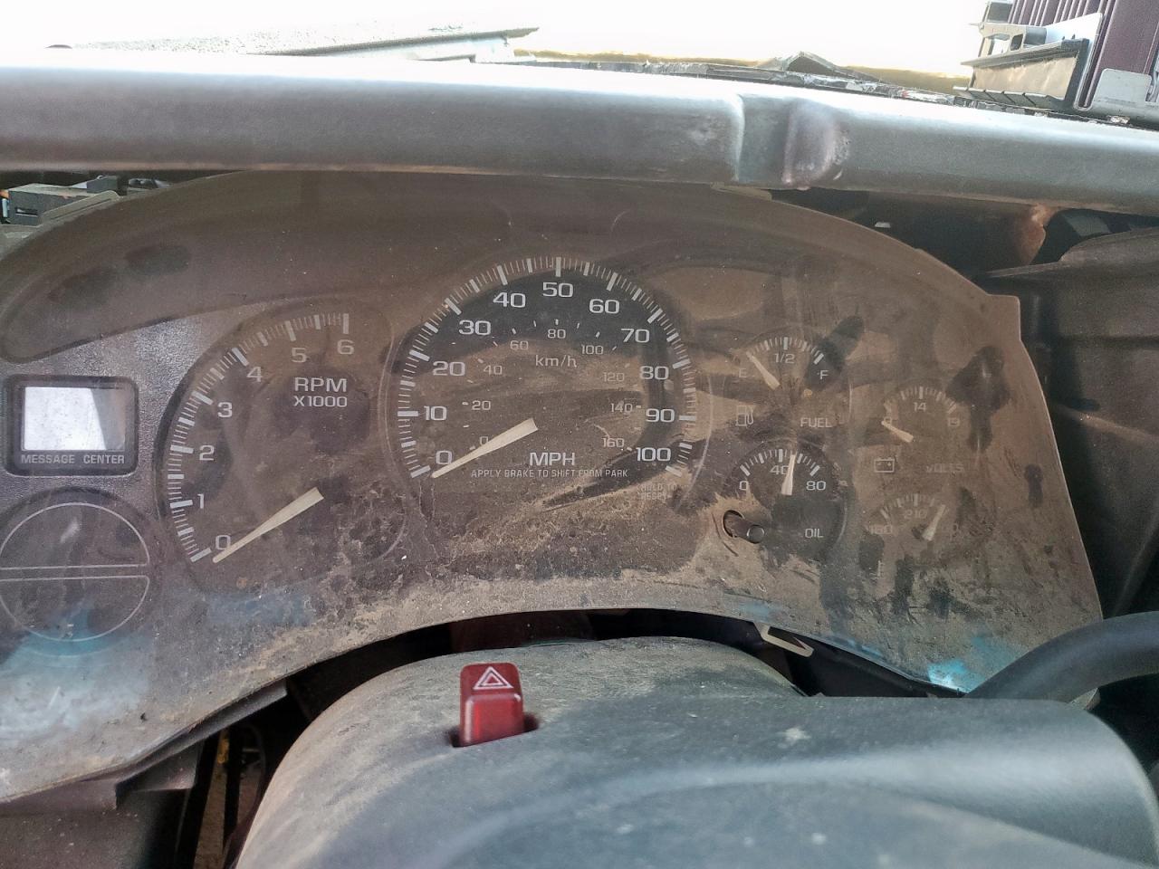 2002 Chevrolet Suburban C1500 VIN: 3GNEC16Z02G233259 Lot: 81323525